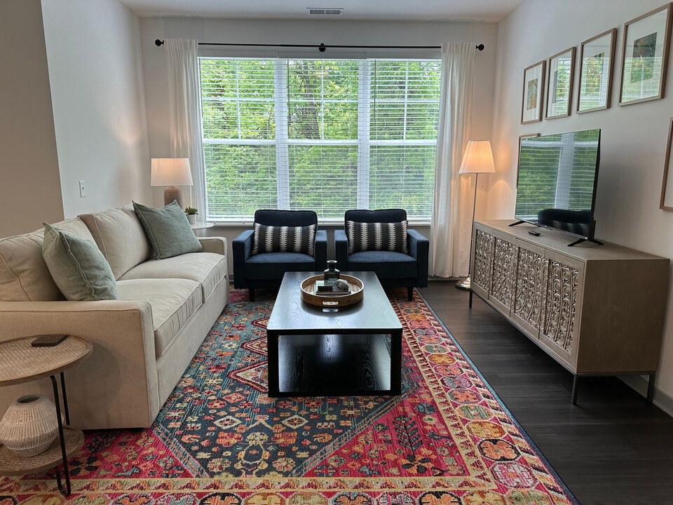 5069 Aldersgate Dr in Hilliard, OH - Foto de edificio