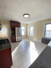 39-41 Watts St, Unit 39 in Malden, MA - Building Photo - Building Photo