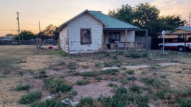 125 N Farmer Ave in Crosbyton, TX - Building Photo - Building Photo