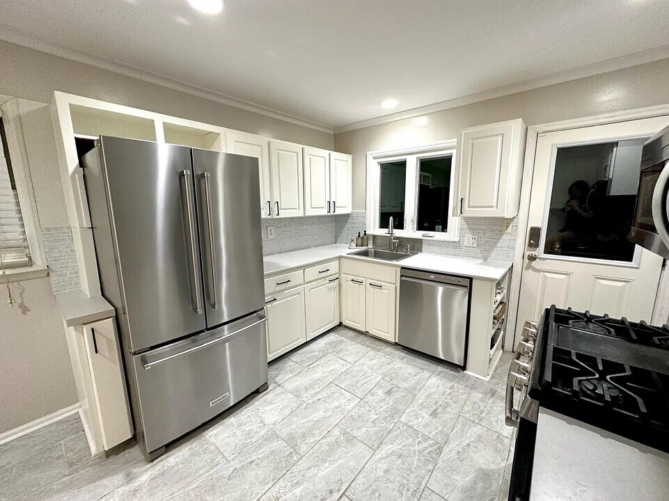 1156 Willivee Dr in Decatur, GA - Building Photo