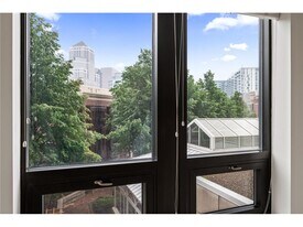 500 500 E Grant St in Minneapolis, MN - Building Photo