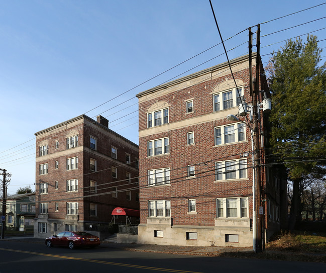 Waterbury Grove in Waterbury, CT - Foto de edificio - Building Photo