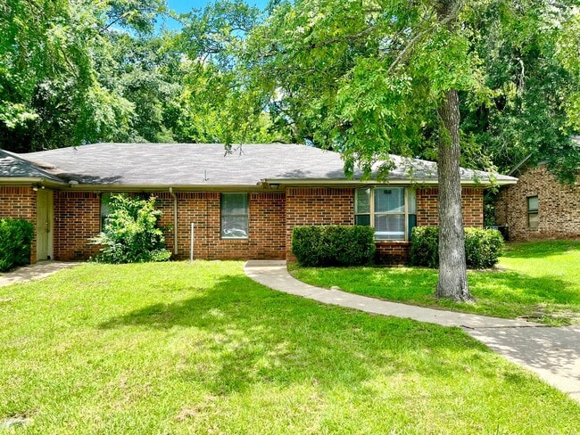 property at 10800 Kiamichi Dr