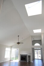 8639 Sparkling Springs Dr in Houston, TX - Building Photo - Building Photo