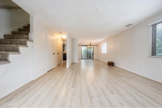 329 W Main St, Unit Unit30 in Hyannis, MA - Building Photo - Building Photo
