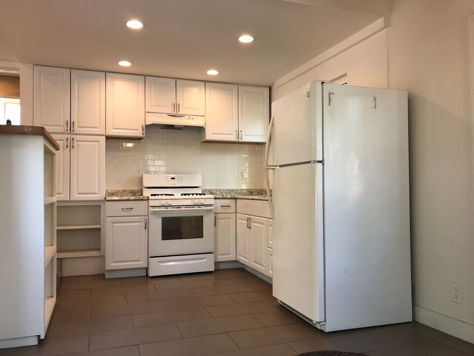 2426 Landis St in San Diego, CA - Building Photo