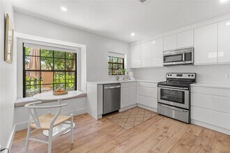 376 Prestwick Cir in Palm Beach Gardens, FL - Building Photo - Building Photo