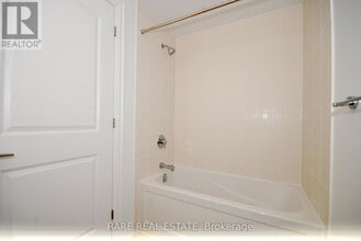 20 Gatineau Dr in Vaughan, ON - Building Photo - Building Photo