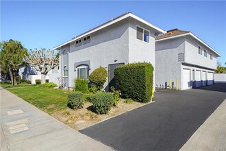 19792 Bromley Ln in Huntington Beach, CA - Foto de edificio - Building Photo