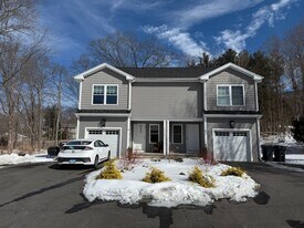 1325 Meriden Ave in Southington, CT - Building Photo