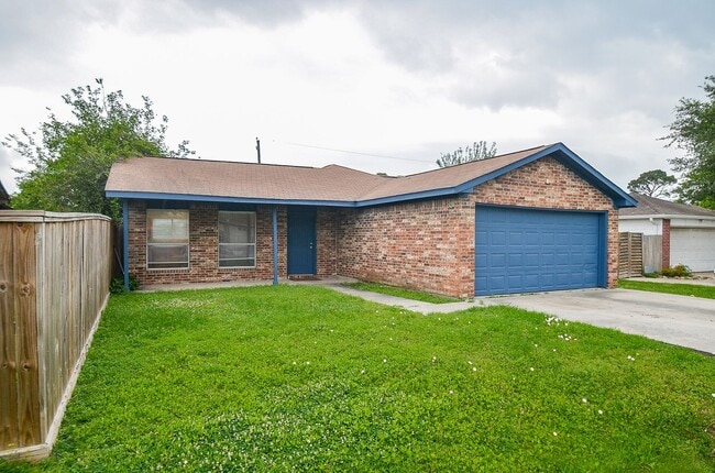 1114 Greencroft St in Channelview, TX - Building Photo - Building Photo