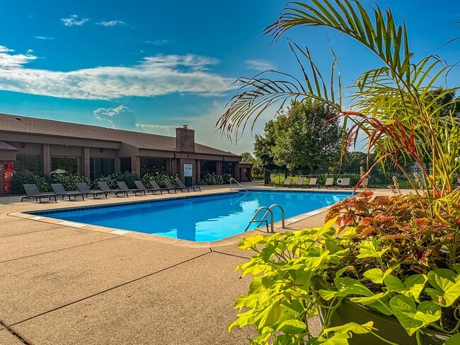 Dover Hills Apartments in Kalamazoo, MI - Foto de edificio - Building Photo