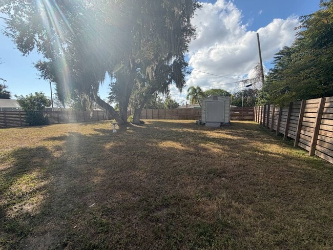 1595 Adrian St in Port Charlotte, FL - Building Photo - Building Photo