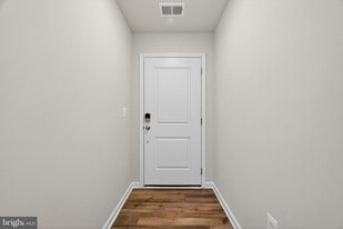 63 Rolling Branch Dr in Ranson, WV - Building Photo