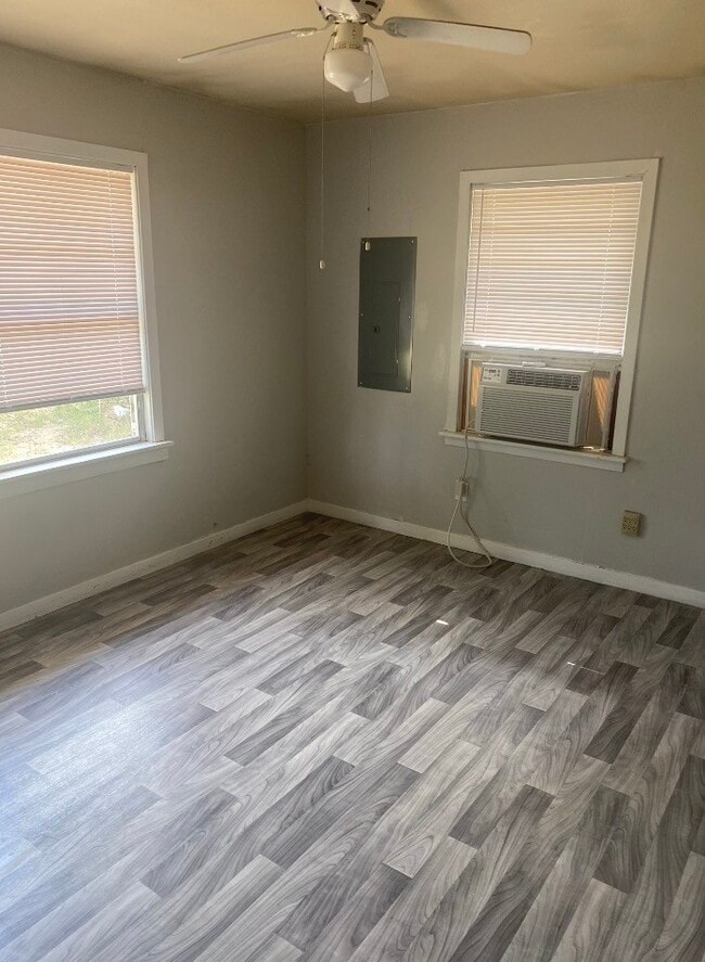 125 Wingate Rd in Woodville, TX - Building Photo - Building Photo