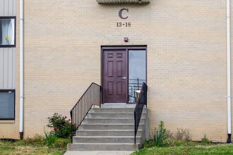 Bentley Square Condominiums in Philadelphia, PA - Building Photo - Building Photo