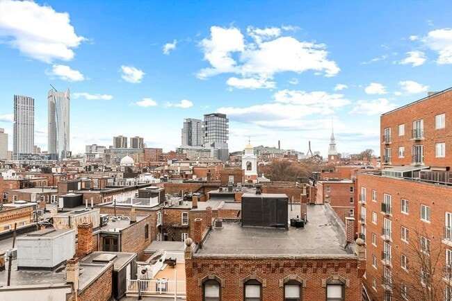 300 Commercial St in Boston, MA - Building Photo - Building Photo