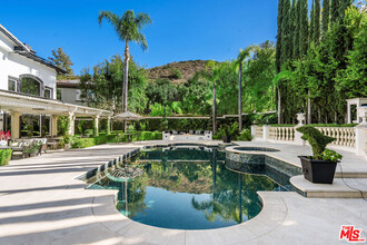 25308 Prado De Las Estrellas in Calabasas, CA - Foto de edificio - Building Photo