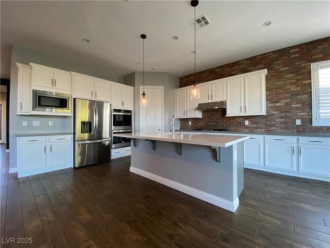 property at 3120 Pavilio Dr