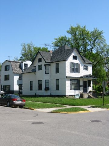 158 NW 5th St in Valley City, ND - Building Photo