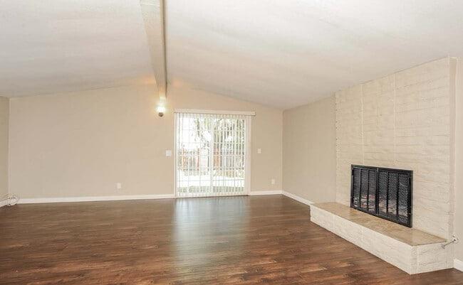 11934 Phillippi Ave in San Fernando, CA - Building Photo - Building Photo