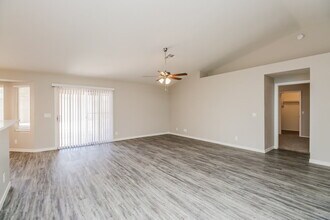 996 S Wanda Dr in Gilbert, AZ - Building Photo - Building Photo