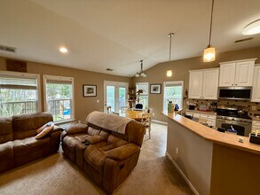 610 Parkwood Dr in Goose Creek, SC - Building Photo - Building Photo