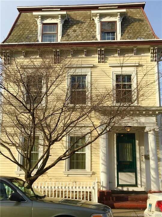 73 Lyon St in New Haven, CT - Building Photo