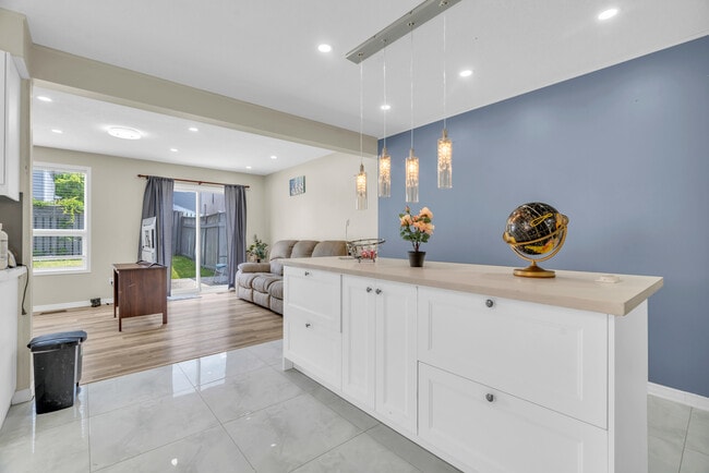 73 Swift Cres in Guelph, ON - Building Photo - Building Photo