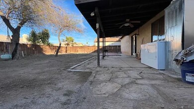 902 Manzanita Dr in El Centro, CA - Building Photo - Building Photo