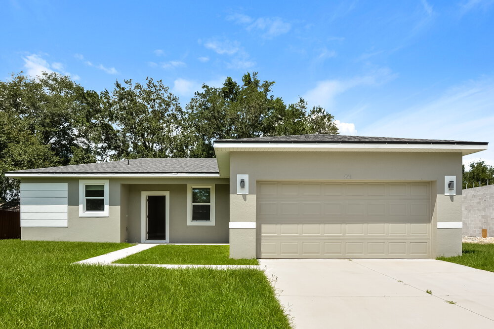 566 Kingfisher Dr in Poinciana, FL - Building Photo