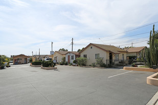 272-284 W Ramona St in Ventura, CA - Building Photo