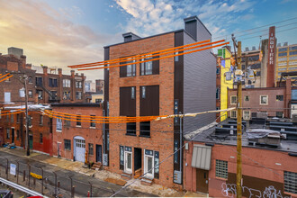 1326 Nectarine St in Philadelphia, PA - Building Photo - Building Photo