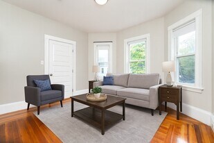 24 Aberdeen Rd, Unit 24 in Somerville, MA - Building Photo
