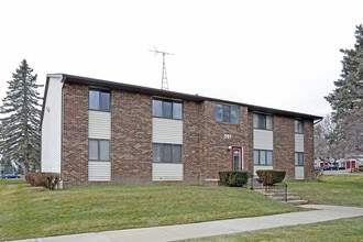Townsend Manor I & II in Imlay City, MI - Foto de edificio - Building Photo