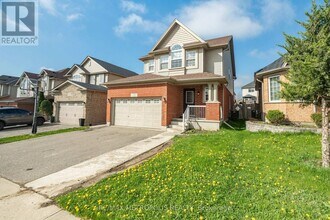 324 Colton Cir in Kitchener, ON - Building Photo - Building Photo