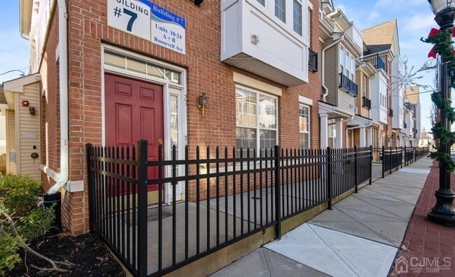 24 Roosevelt Ave in Carteret, NJ - Building Photo - Building Photo