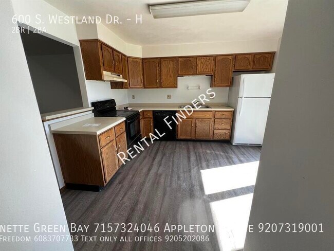 600 S Westland Dr in Appleton, WI - Foto de edificio - Building Photo