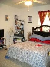 Valencia Square Townhomes in Tallahassee, FL - Foto de edificio - Building Photo