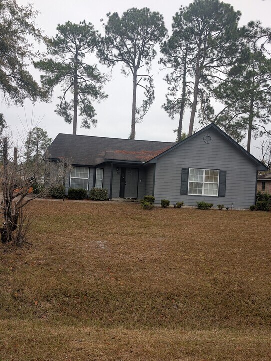 627 Trevor St in Hinesville, GA - Building Photo