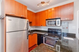 734 W Bittersweet Pl in Chicago, IL - Foto de edificio - Building Photo