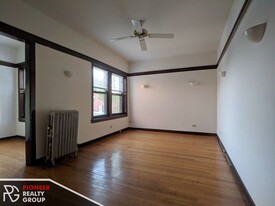 820 W Waveland Ave, Unit 30 Apartamentos