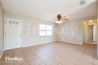 3208 Buckland St in Deltona, FL - Foto de edificio - Building Photo