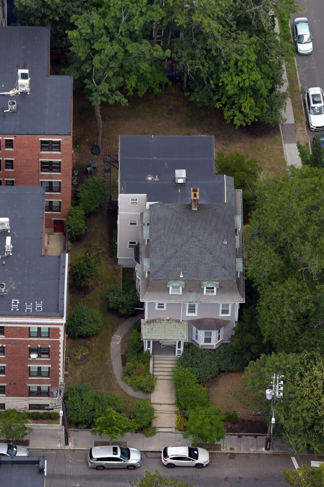 21 Forest St in Cambridge, MA - Building Photo - Building Photo