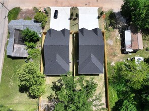 204 Booker T Washington St in Conroe, TX - Building Photo - Building Photo