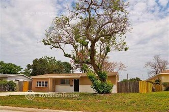 6525 34th Ave N in St. Petersburg, FL - Building Photo - Building Photo