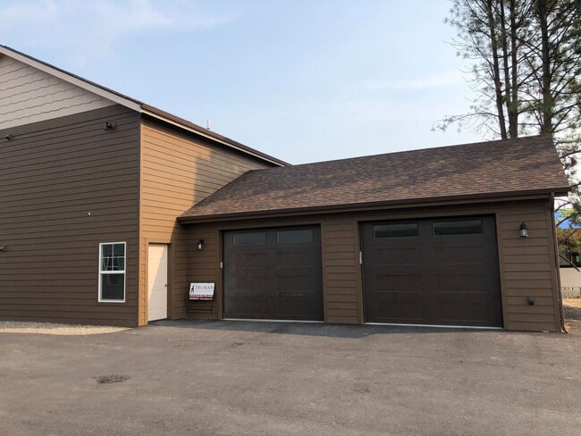 property at 745 Cottonwood Ct