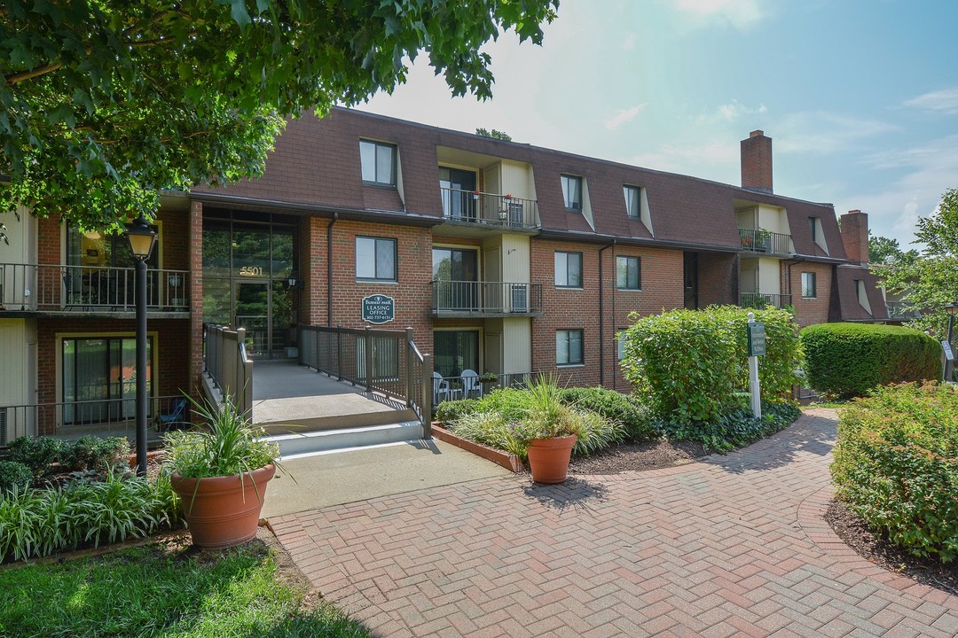 Fairway Park Apartments & Townhomes in Wilmington, DE - Building Photo