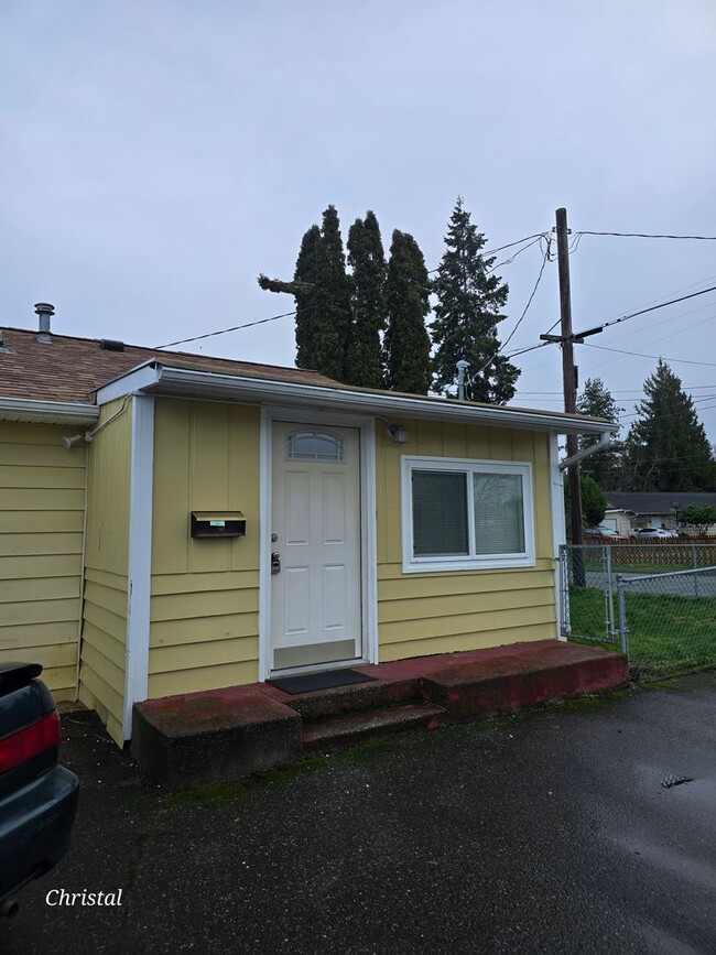 2531 Stephenson Ave in Bremerton, WA - Building Photo - Building Photo