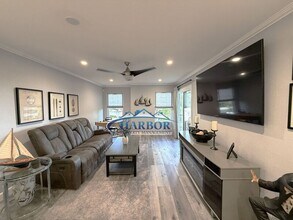 3408 Hathaway Ave in Long Beach, CA - Foto de edificio - Building Photo